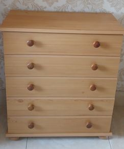 chest of drawers