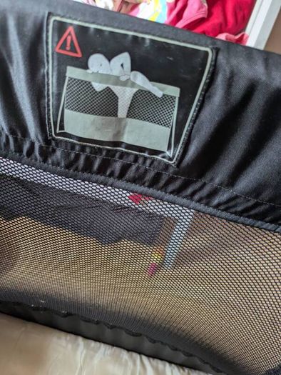 babybjorn travel cot excellent