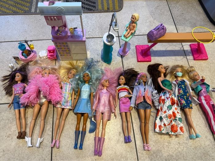 Barbie Dolls Bundle