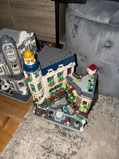 18 Lego modular buildings collection