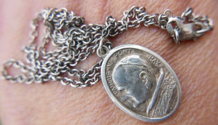 Vintage Sterling Silver 925 Pope Paul VI Holy Medal  Necklace - Religious Christian Silver Gift Pendant for Men and Women - Catholic Gift 6,8g length -18"