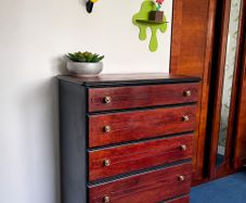 Chest of drawer