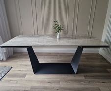 Extendable Ceramic Dining Table 1.8-2.7m
