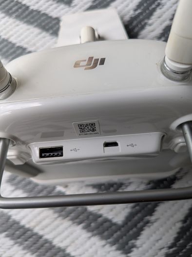 Dji phantom 4 controller