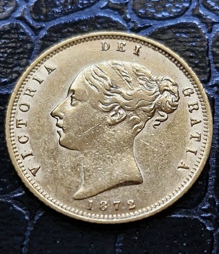 1872 - Die 365 Young Victoria Shield Reverse Half Sovereign Excellent condition with nice die cracks.