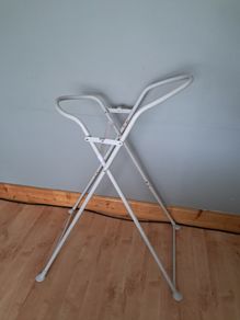Shnuggle Baby Bath Stand