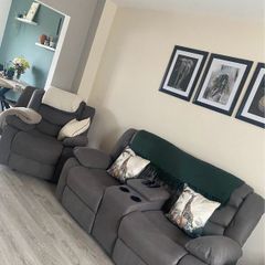 Couch with console & 2 chairs (recliners)
