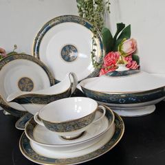 Royal Doulton "Carlyle" Dinner Ware