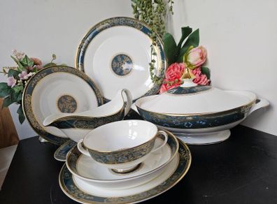Royal Doulton "Carlyle" Dinner Set for 8 person