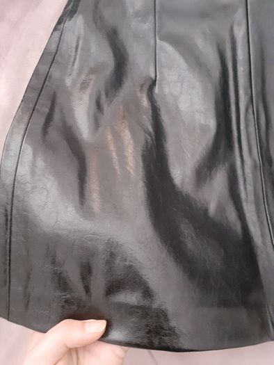 Short black skirt faux leather (Stradivarius size 34)