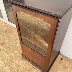 Record / Speaker cabinet