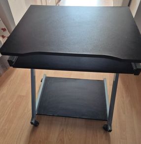 Computer table