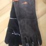 BBQ Grill Leather Gloves and Brushes Mustang - Gloves have discoloration Image 5