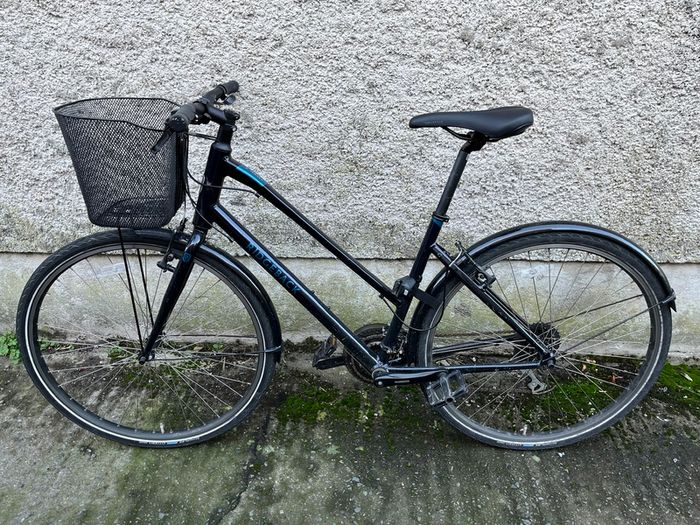 Ridgeback City Bike with Basket and mud guards
