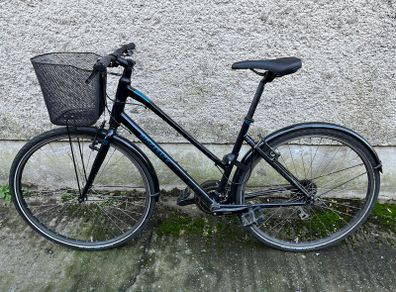 Ridgeback City Bike with Basket and mud guards