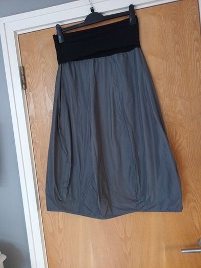 Clemente Skirt S. 1-10.  New- No Tag.