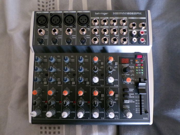 Behringer Xenyx 1202SFX Mixer