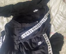 nike tracksuit size small