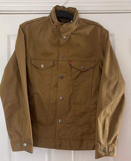 Levis Beige/Sand Jacket Size L