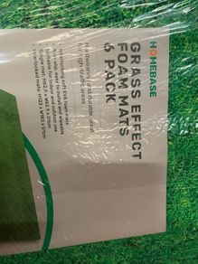 Grass effect foam mats