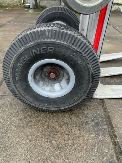 Magliner Convertible hard wheel hand truck