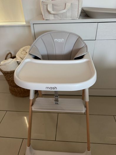 MASH highchair bundle - white