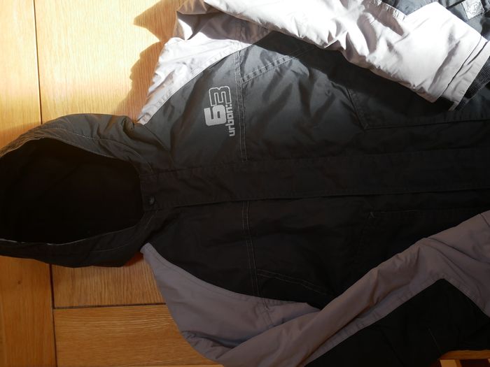 Boys jacket. Age 10 yrs/140cm. Dark grey.