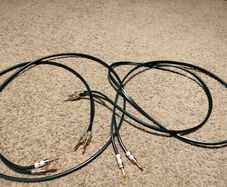 Speakers cable Neotech 2x2 meter with banana plugs viborg gold..