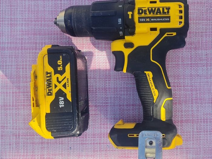 DEWALT DCD709 Ty2   2-speed-Cordless combi  drill brushless 18v