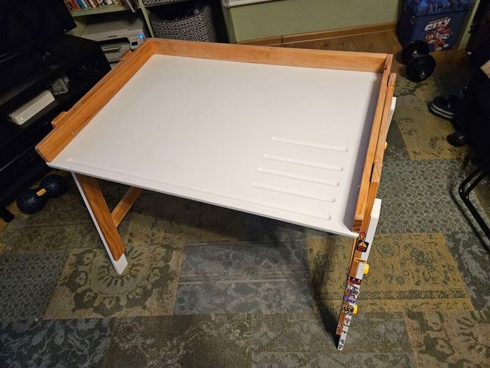 Kids desk