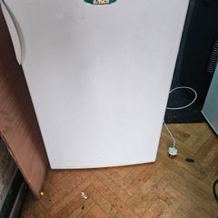 fridge / freezer 4 available