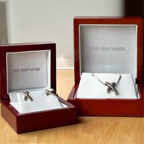 Silver Hot Diamonds Necklace And Earrings Set