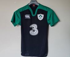 2015-2016 Canterbury ireland rugby shirt Size small Pit to pit 19" 28" long Black In excellent condition