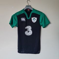 2015-2016 Canterbury ireland rugby shirt Size small Pit to pit 19" 28" long Black In excellent condition