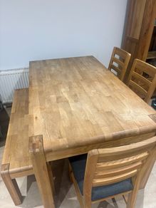 Solid Oak Kitchen Table (extendable), 4 Dining Chairs and Bench Seat