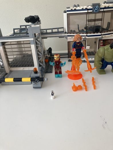 Lego 76131 avengers compound battle