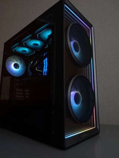 Lian Li High-end Gaming Pc | 9800x3d | 32gb Ddr5 | X870 | 2tb Nvme | Rtx 5070 Phyton Iii | Rm1000x