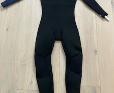 Wetsuit