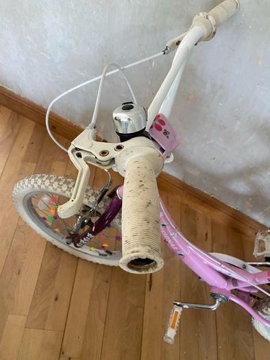Girls bike