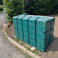 Oil tank with oil in it