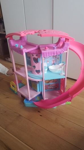 Chelsea House (Barbie collection)