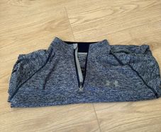 Under Armour half zip size M