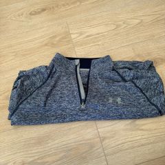 Under Armour half zip size M