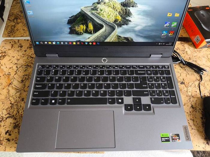 Gaming Laptop Lenovo Loq Ryzen 5 7235HS 4/8 RTX3050 6gb 95w 16gb Ddr5 512GB Nvme 144hz Win11 Rgb