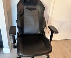 Secretlab Titan Dark knight gaming chair