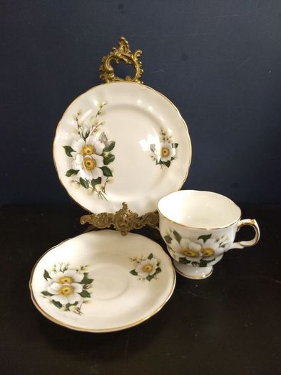Fabulous Arklow Pottery Bone China Trio in "Display-Only" Condition - a Lovely Floral Pattern in White, Yellow and Green.