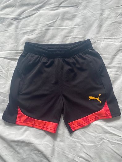 Kids Puma football top & shorts set 7-8 years