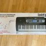 Electronic keyboard Image 2