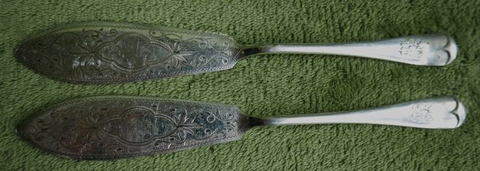 Antique Victorian-era Floral Silver Plate Butter Knifes