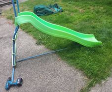 slide needs 1 screw as shown in pics